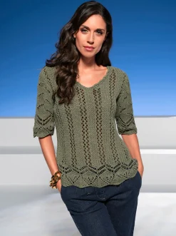 Ajourpullover mit Wellenkante