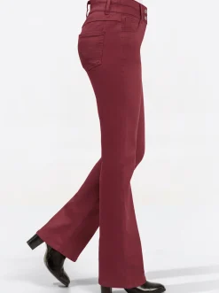 Bootcut-Jeans mit ausgestellten Beinen