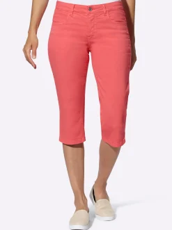 Caprijeans mit kurzen Fußschlitzen