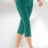 Caprijeans mit Nieten-Verzierung