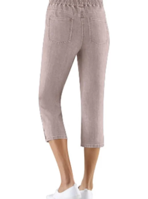 Caprijeans mit Nieten-Verzierung
