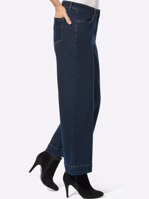 Culotte mit Schmuckknopf vorne