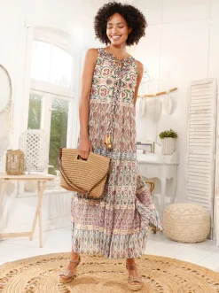 Druckkleid in Stufenform