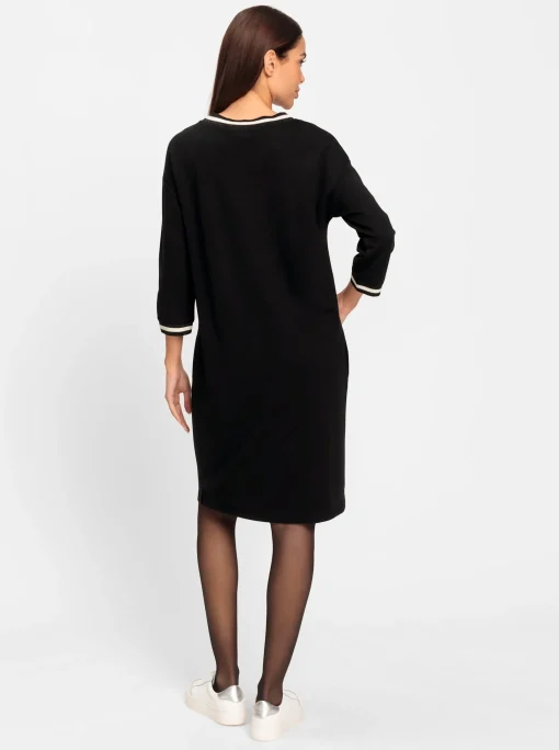 Freizeitkleid im Athleisure-Look