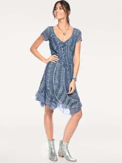 Freizeitkleid mit Stickerei