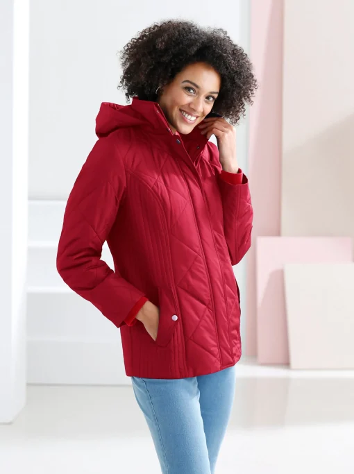 Jacke mit Rippbündchen als Windschutz