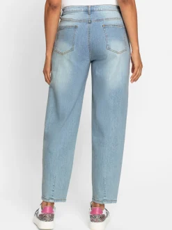 Jeans im Mom-Schnitt