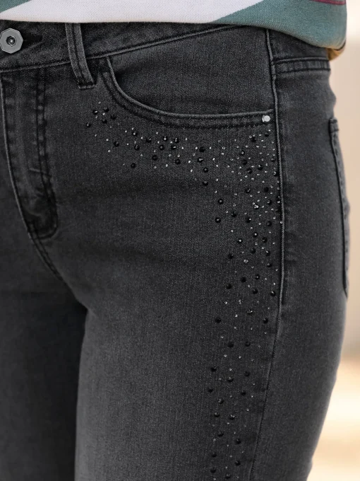 Jeans mit Glitzersteinchen