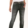 Jeans mit Nieten an den Taschen
