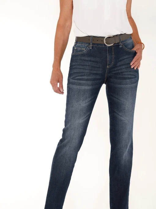 Jeans mit Nieten an den Taschen