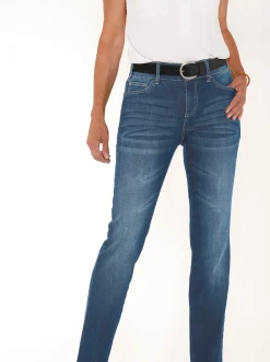 Jeans mit Nieten an den Taschen