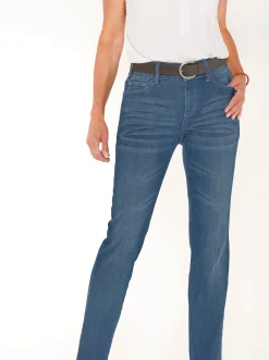 Jeans mit Nieten an den Taschen
