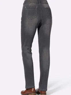 Jeans mit Nieten an den Taschen