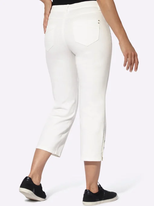 7/8-Jeans mit Zierknöpfen am Beinabschluss