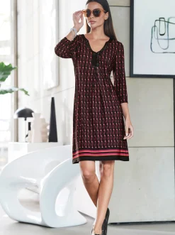 Jerseykleid mit Kontraststreifen