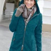 Kapuzenfleecejacke mit Umlegekragen