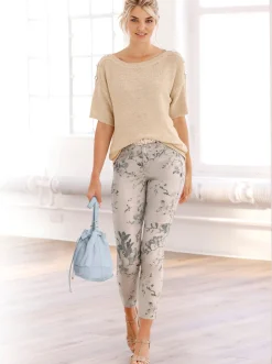 Kurzarmpullover mit Zierknöpfen