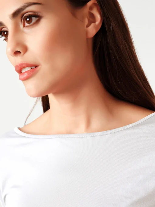 Kurzarmshirt mit V-Ausschnitt hinten