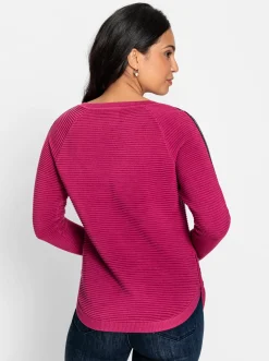 Langarm-Pullover mit Zierknöpfen