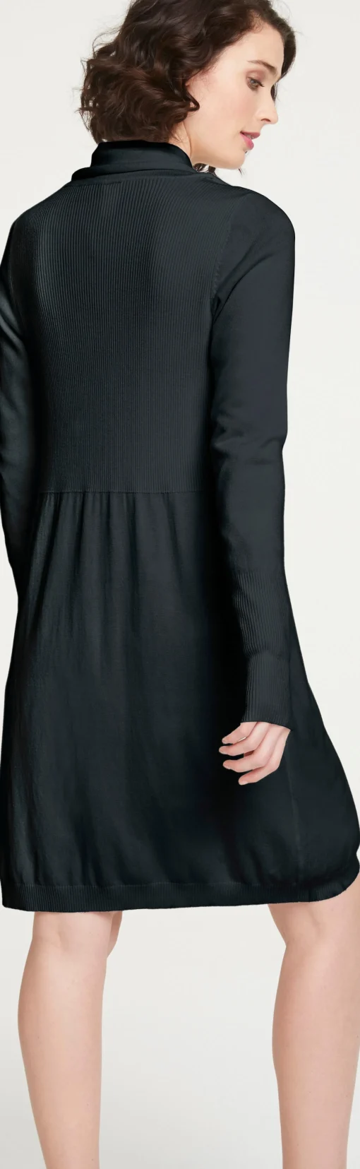 Longstrickjacke in geschmeidigem Feinstrick