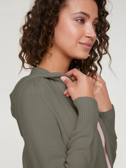 Longstrickjacke mit Kapuze