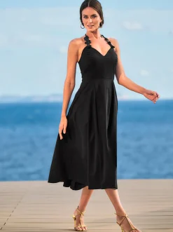 Neckholderkleid mit Blütenapplikation