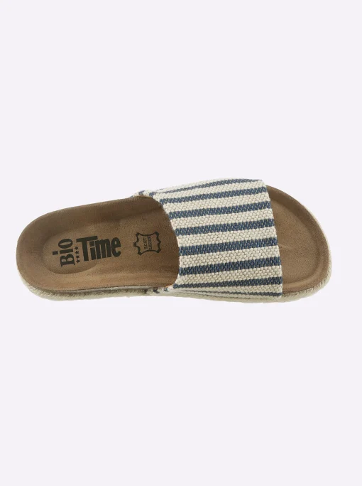Pantolette mit Details in Bast-Optik