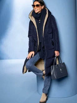 Röhrenjeans mit Glitzersteinchen-Applikation