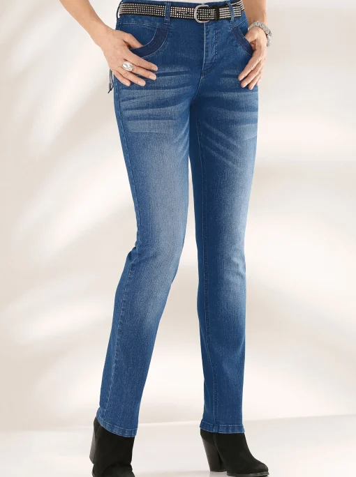 Röhrenjeans mit Zipper an Gesäßtaschen