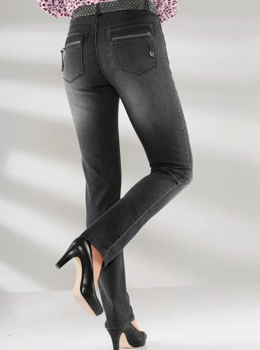 Röhrenjeans mit Zipper an Gesäßtaschen