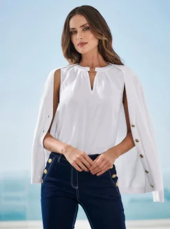 Ärmellose Bluse mit Schmuck-Detail