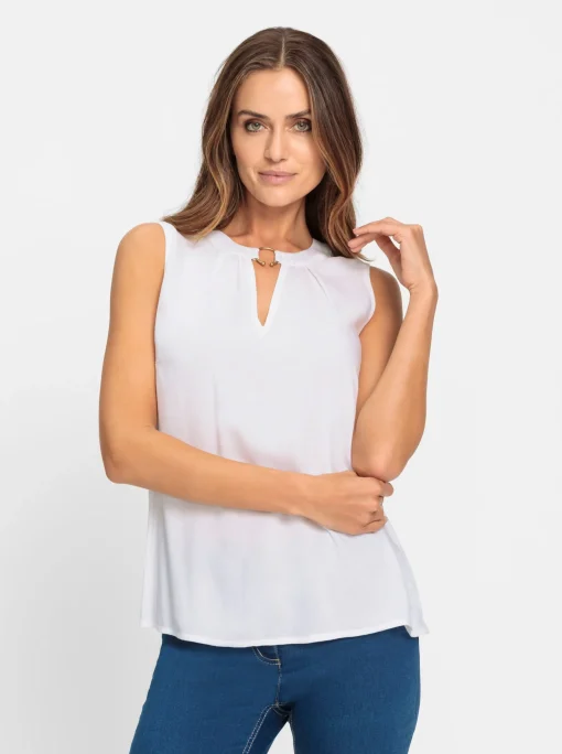 Ärmellose Bluse mit Schmuck-Detail
