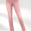 Schlupfjeans mit geripptem Strick-Dehnbund