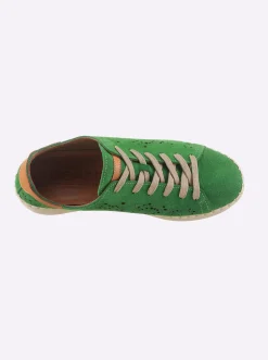 Schnürschuh mit Perforierung