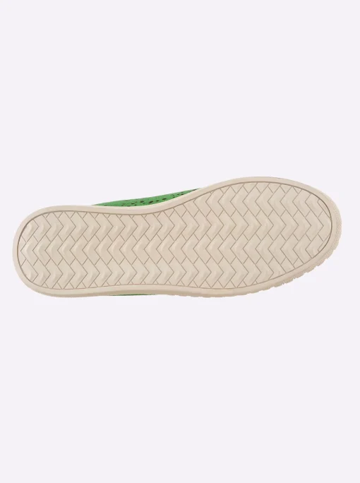 Schnürschuh mit Perforierung