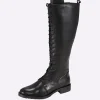 Schnürstiefel