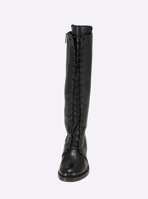 Schnürstiefel