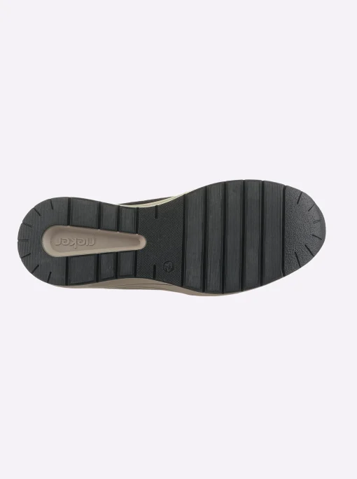 Slipper für kräftige Füße