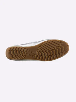 Slipper in Mokassin-Machart