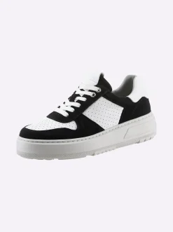 Sneaker