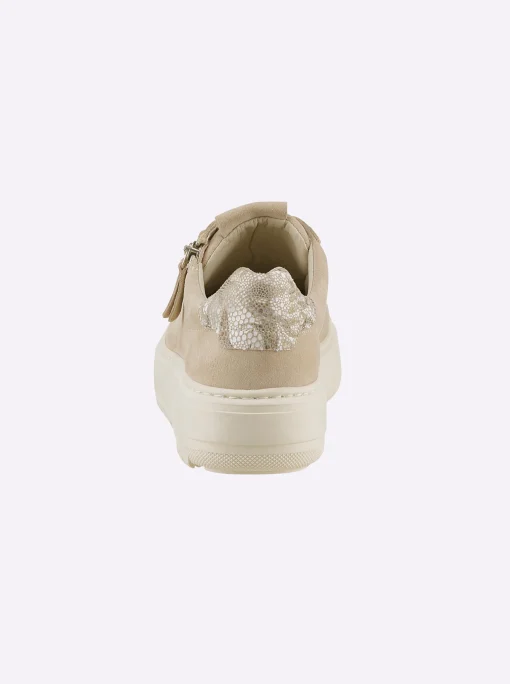 Sneaker