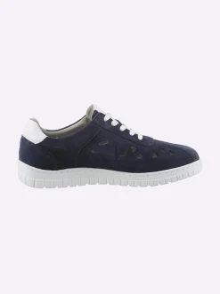 Sneaker mit Perforierung