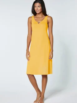 Sommerkleid mit Zierspange