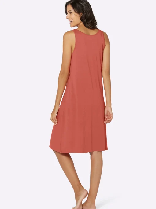 Sommerkleid mit Zierspange