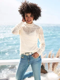 Spitzenbluse inklusive blickdichtem Top