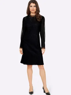 Spitzenkleid mit transparenten Ärmeln