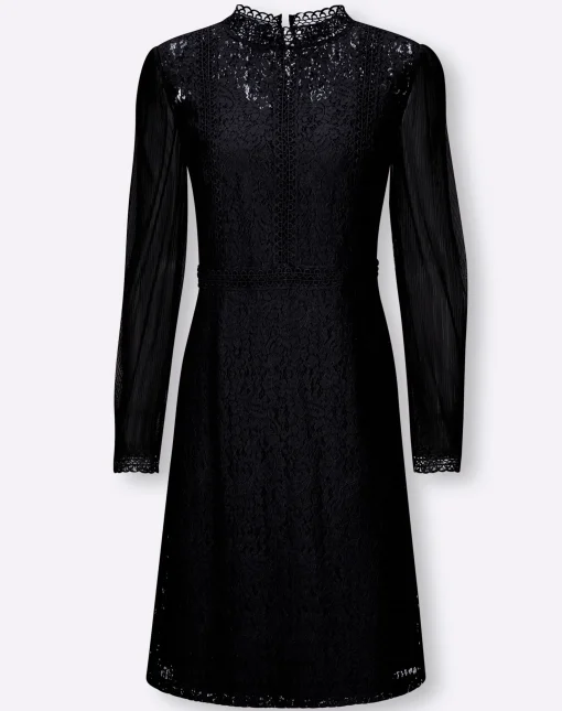 Spitzenkleid mit transparenten Ärmeln