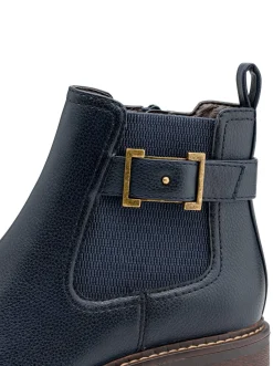 Stiefelette mit Zierriegel