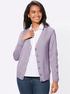 Strickjacke mit farblich abgestimmten Knöpfen