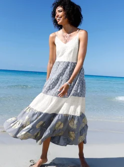 Stufenkleid mit Lochstickerei